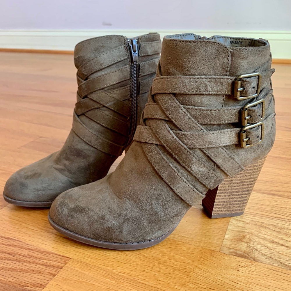 Olive booties